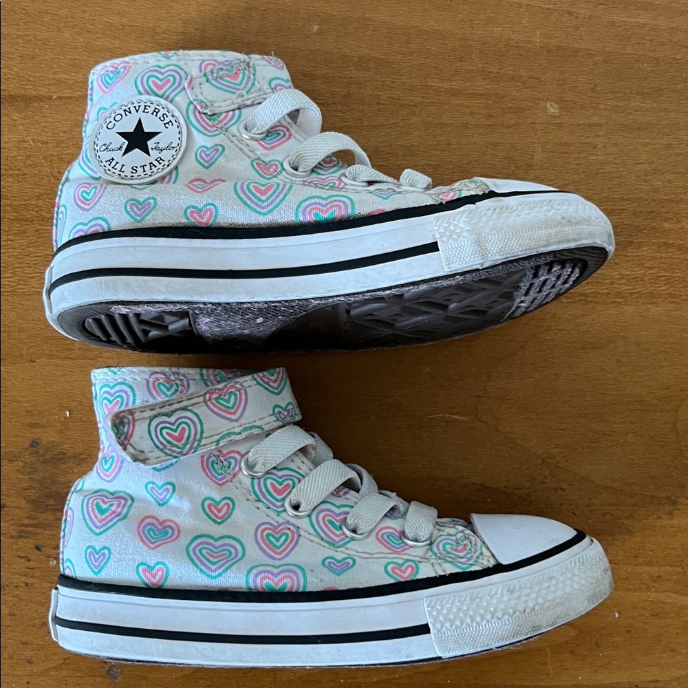 Chuck Taylor All Star 1V High Top Sneakers Heart Pattern Size 7